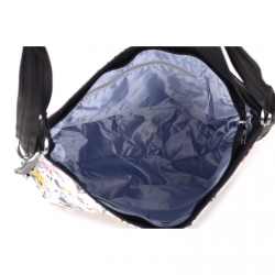 Pojemny torbo - plecak z podszewką i kieszeniami wewnątrz mieszczący A4