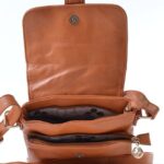 Brązowa/camel torebka na długim pasku z klapką