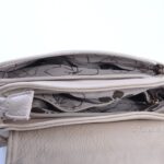 Jasnoszara średniej wielkości na długim pasku