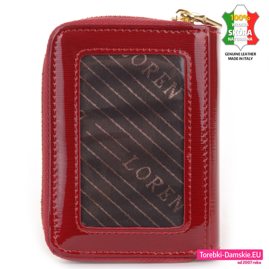 Czerwony portfel z kieszenią z okienkiem z tyłu